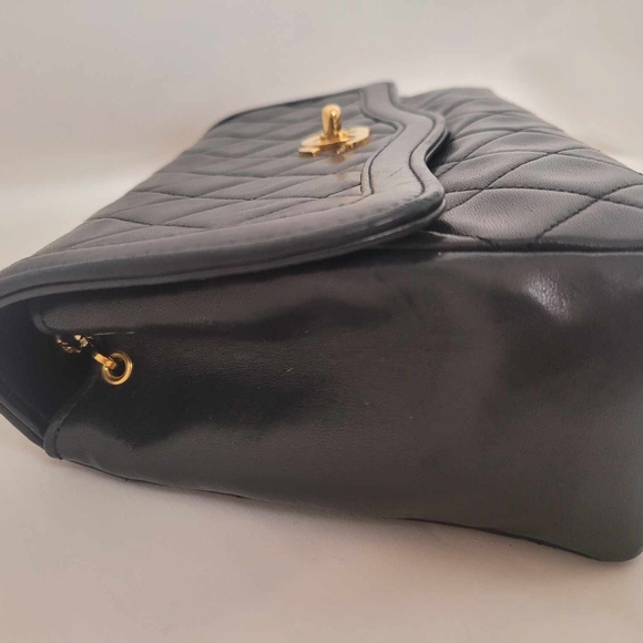 Chanel Black Quilted Leather Shoulder Bag - Picture 11 of 16